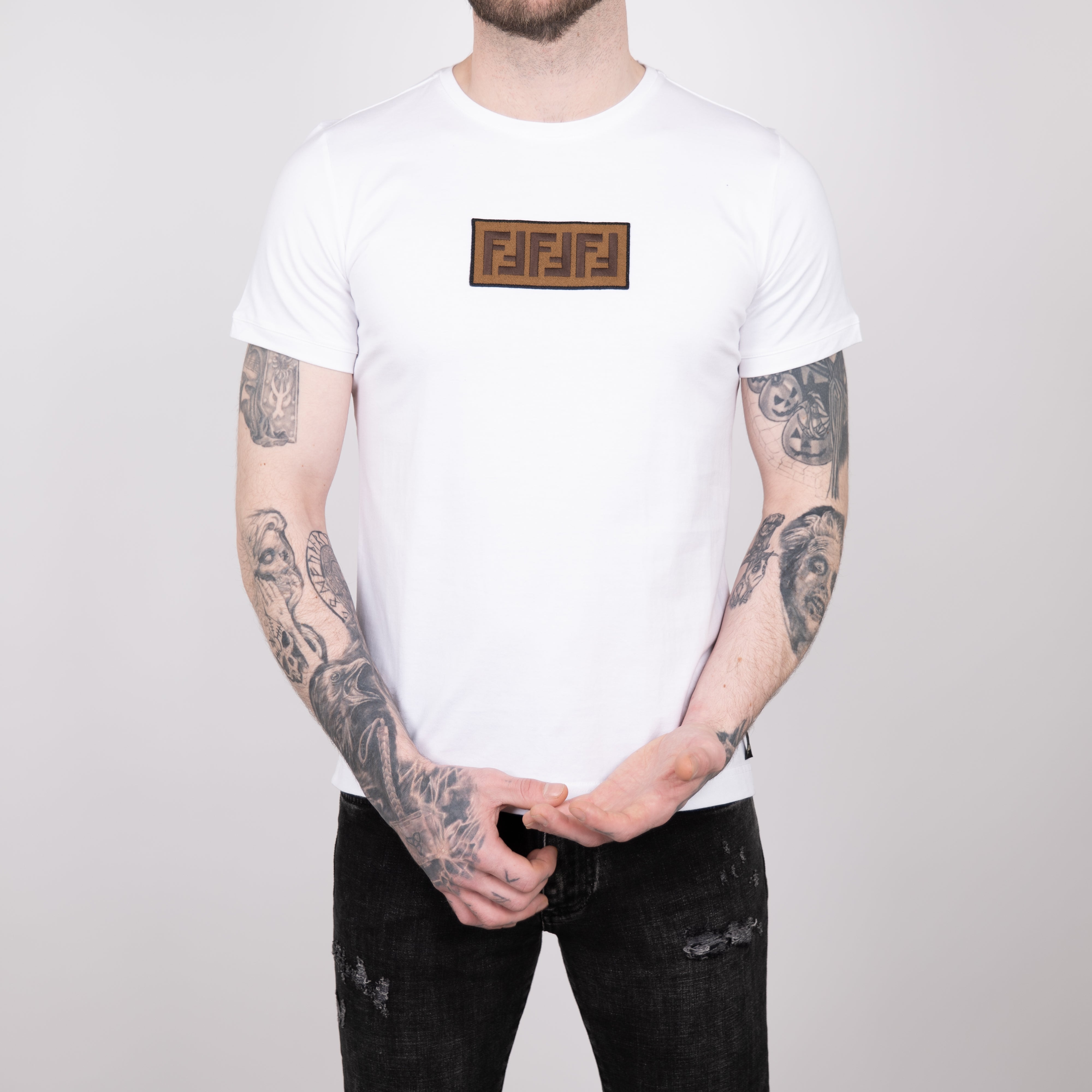 Fendi box 2025 logo t shirt